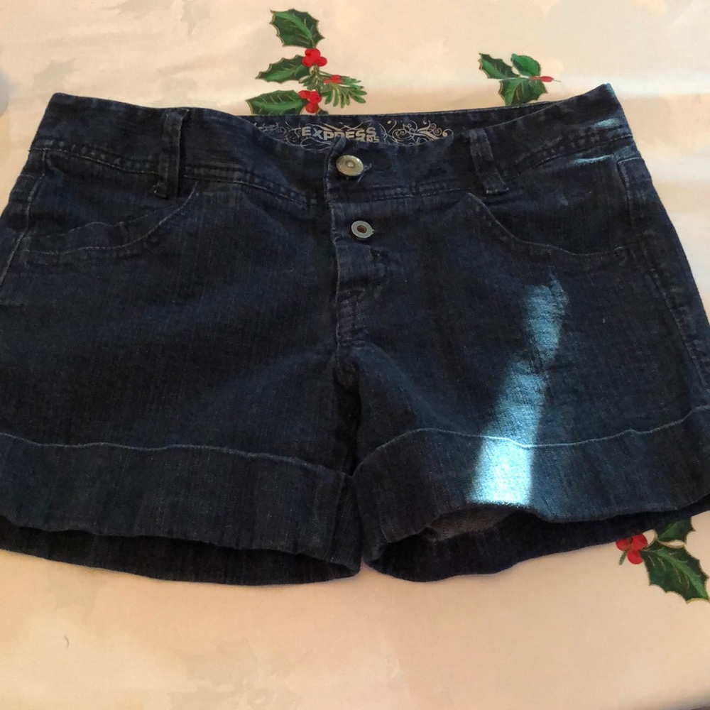 Express Shorts